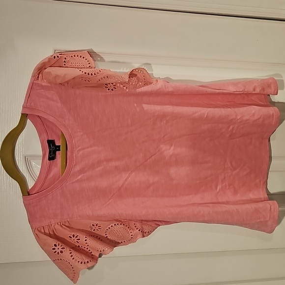 Jessica Simpson Wild Rose Flutter Sleeve Tee - Picture 1 of 7